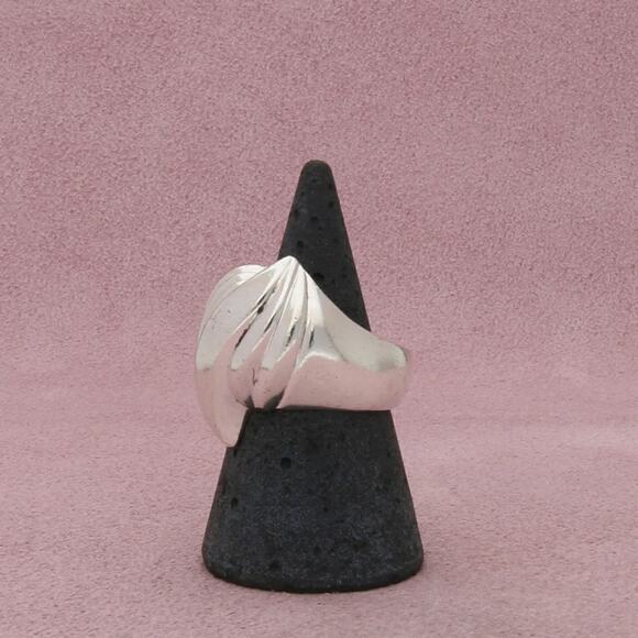 sterling silver vintage chunky scalloped dome ring size 7.5 - Picture 2 of 3